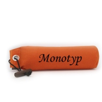 Mystique Dummy Einzel 250g Name orange Monotype schwarz